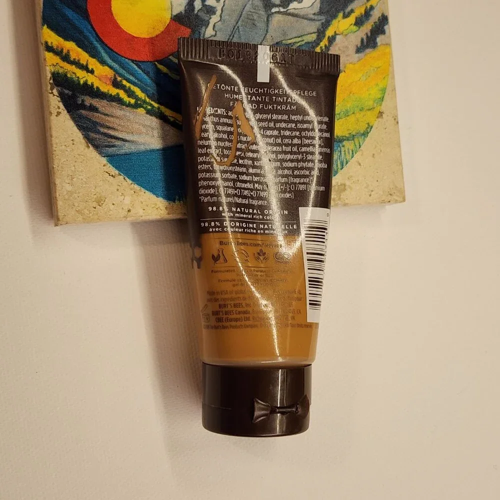SEALED Burts Bees Goodness Glows Tinted Moisturizer - 2060 Chestnut